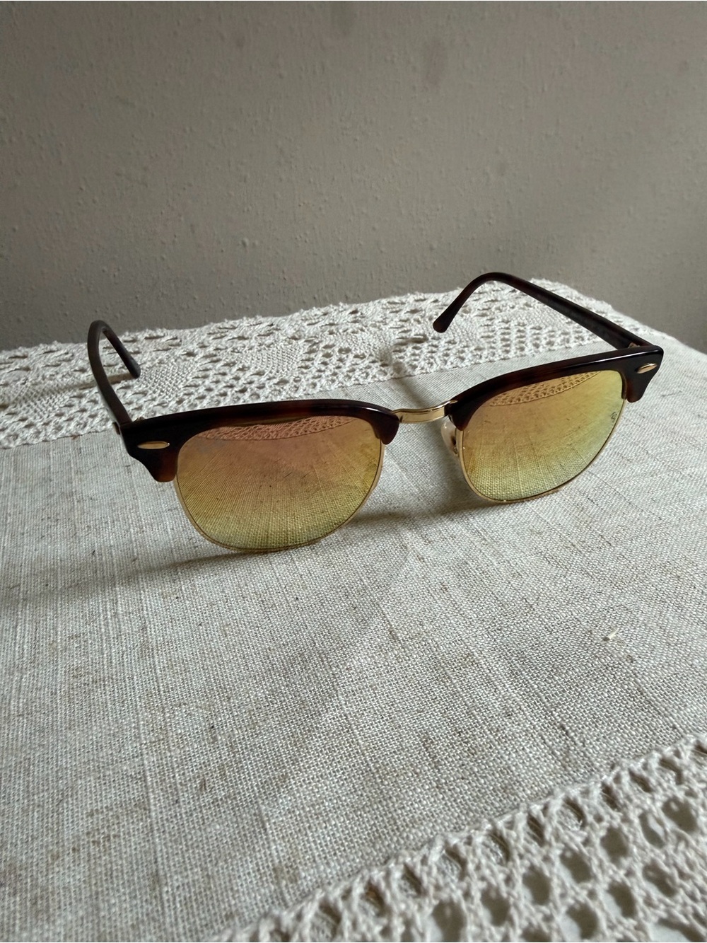 Ray-Ban Clubmaster RB3016
Tortoise Brown Metal/Plastic
Mirrored *Frames Only*